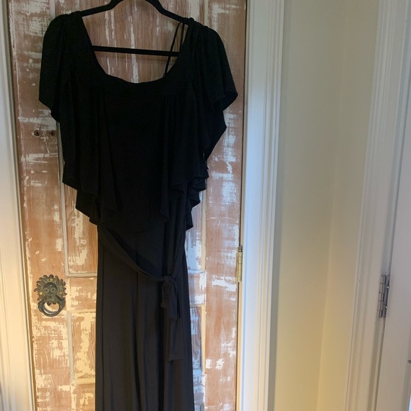 Black short sleeve jumpsuit - Picture 1 of 4
